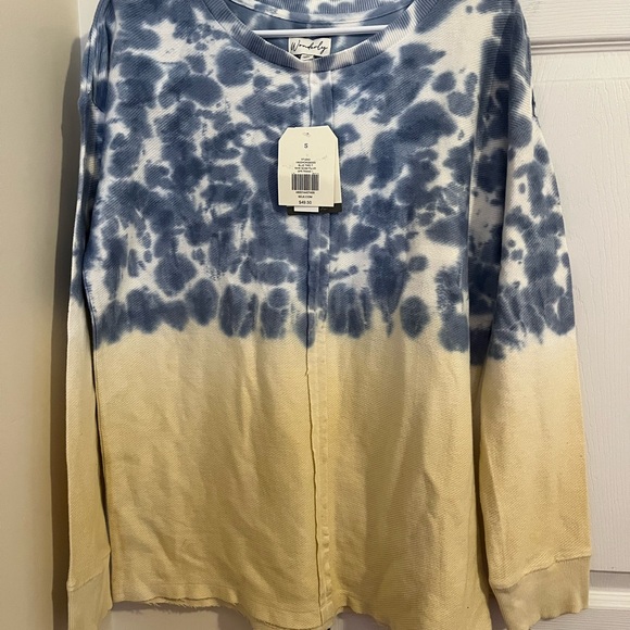 Wonderly Sweaters - NWT wonderly sweater/crewneck